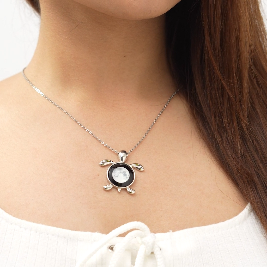 Birthmoon Sea Moon Link Necklace