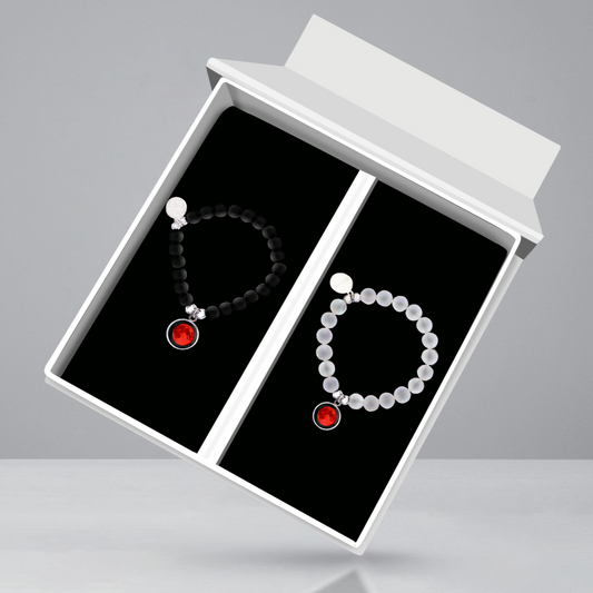 Red Lovers in wrists