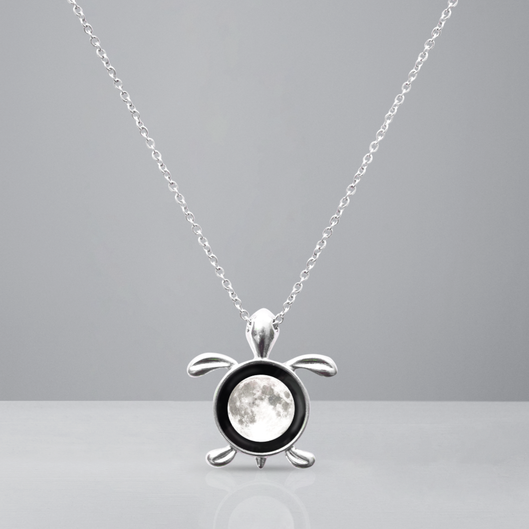 Birthmoon Sea Moon Link Necklace