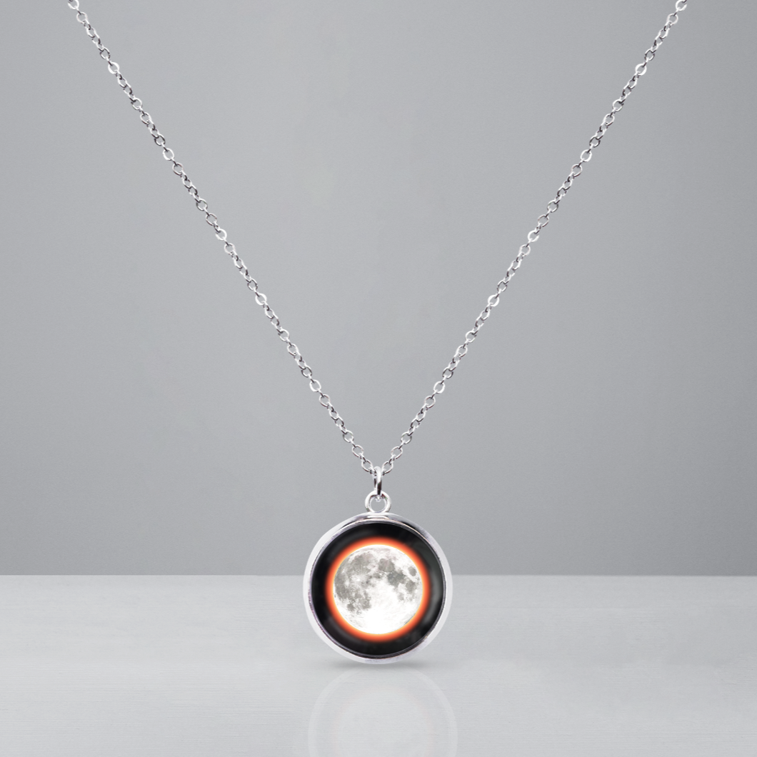 Solar Eclipse moon Link Chain