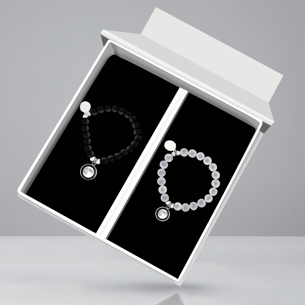 Birthmoon Classic Lovers in wrists
