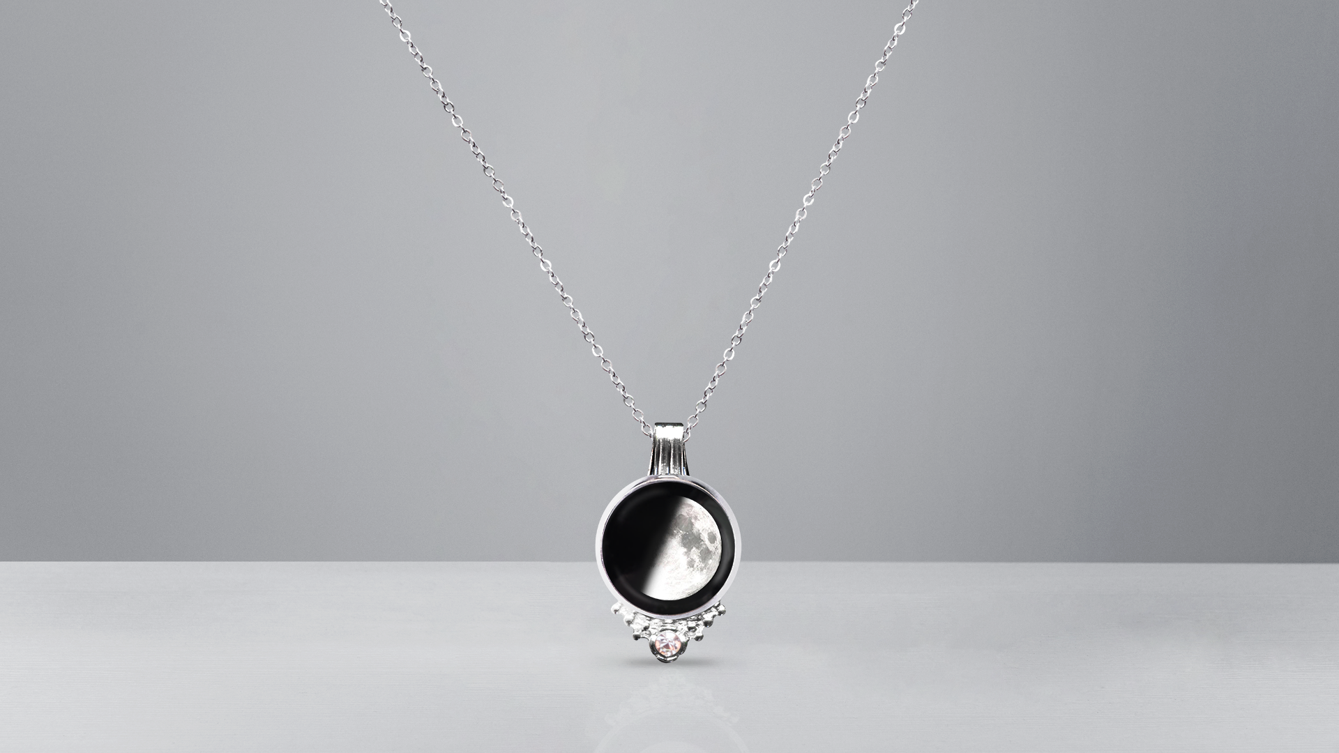 Find Your Moon - Locket Pearl