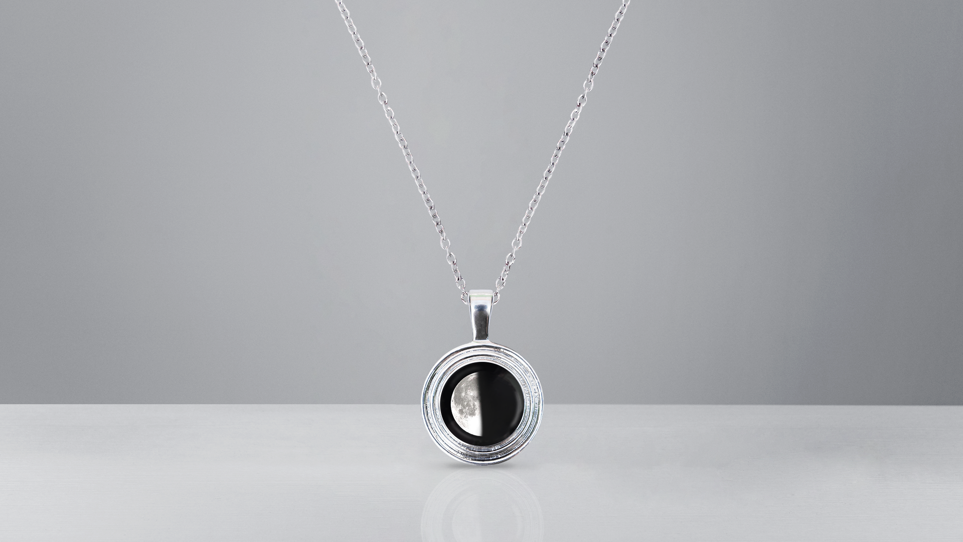 Find Your Moon - Locket Hector