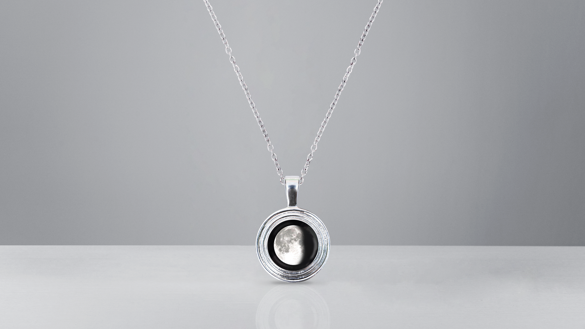 Find Your Moon - Locket Hector