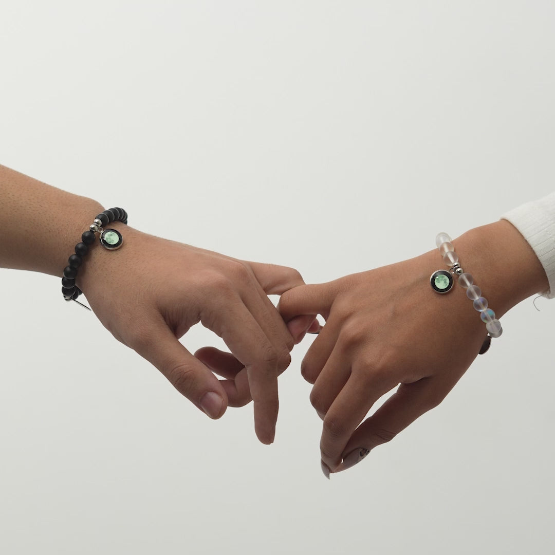 Birthmoon Classic Lovers in wrists