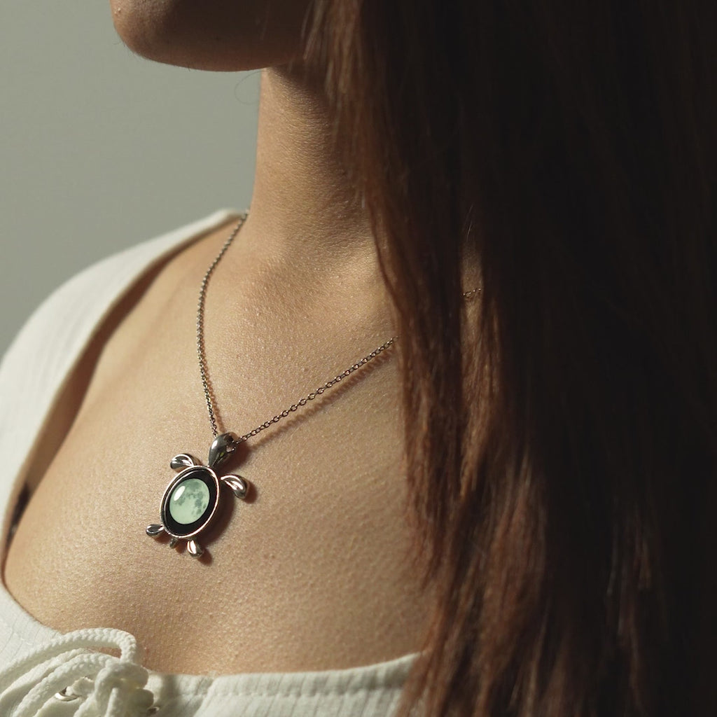 Birthmoon Sea Moon Link Necklace